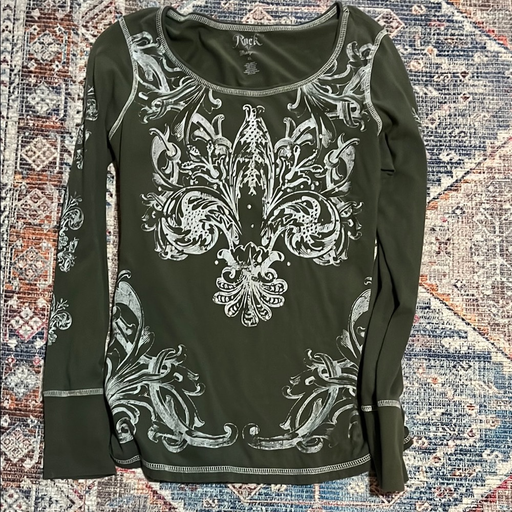 Green Graphic Long Sleeve Tee with Baroque Design